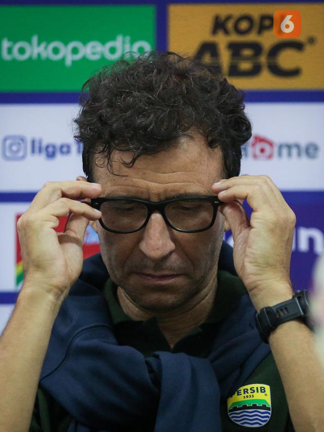 Pelatih Persib, Luis Milla