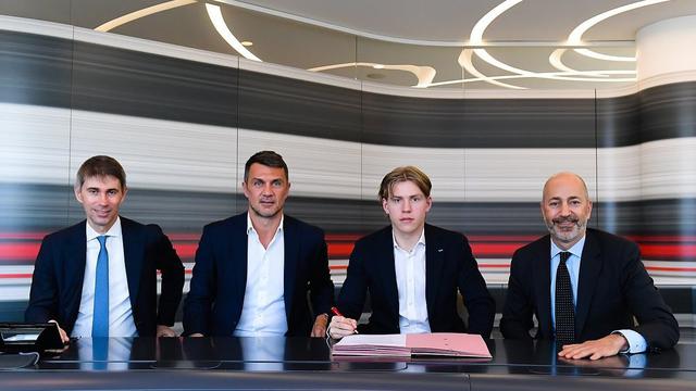 Ac Milan Resmi Rekrut Wonderkid Norwegia Bola Liputan6 Com