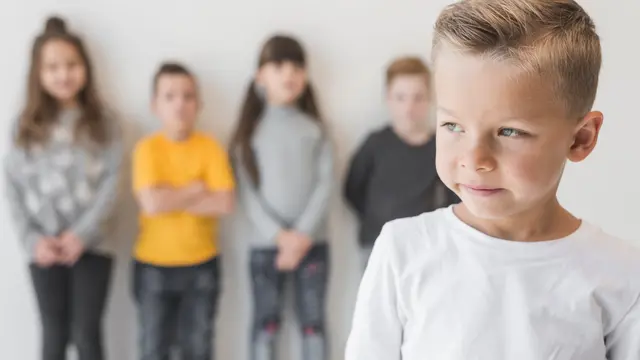 Tanda-Tanda Perilaku Anak Fatherless (photo by freepik.com)