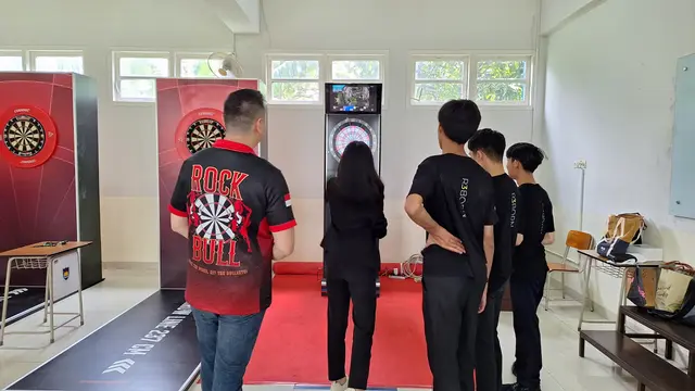 Richard Kusmadi Gelar Coaching Clinic Darts di Bandung
