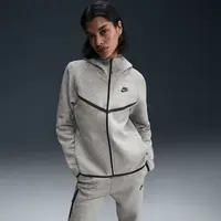 Nike Tech Fleece Presiden Venezuela Nicolás Maduro saat Ditangkap. Dok. NIKE