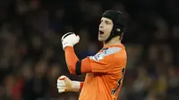 Penjaga gawang Arsenal Petr Cech sukses memecahkan rekor clean sheet pada laga melawan AFC Bournemouth, Selasa (29/12/2015) dini hari WIB. (Reuters/Sergio Perez)