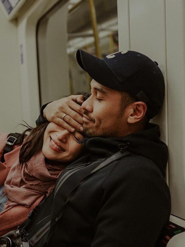 [Bintang] Chicco Jerikho dan Putri Marino