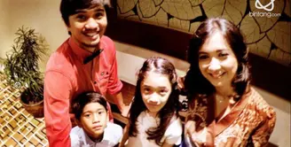 Duta S07 dan Adelia Lontoh adalah salah satu pasangan selebriti yang harus dicontoh dengan kesederhanaannya.