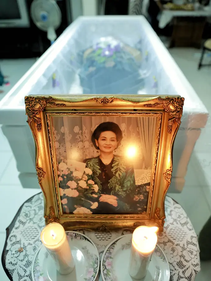 [Bintang] Ibunda Inda Kalalo