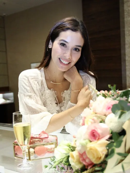 Marsha Timothy jadi mualaf pada 2012, ia memeluk Islam sebelum dirinya menikah dengan Vino G. Bastian. (Foto: instagram.com/marshatimothy)