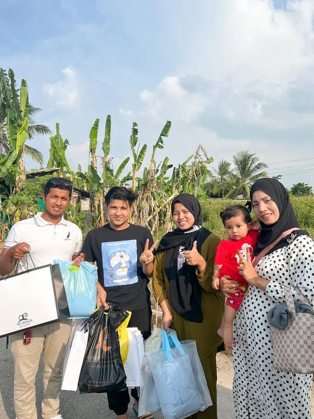 Rayakan Lebaran, Ini 7 Potret Jirayut Saat Pulang Kampung di Thailand