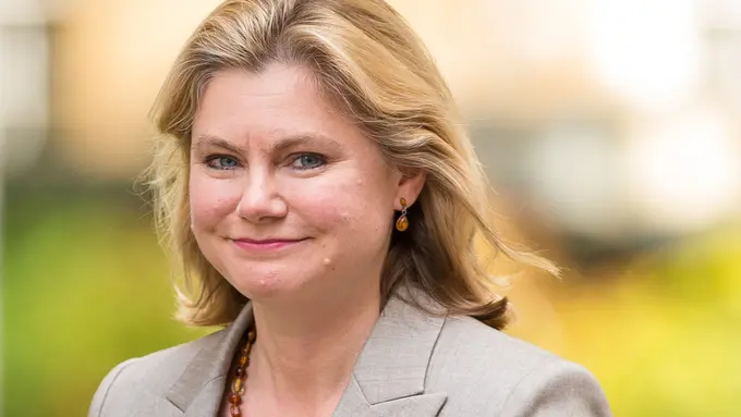 [Bintang] Menteri Inggris Ini Mengaku Dirinya Lesbian