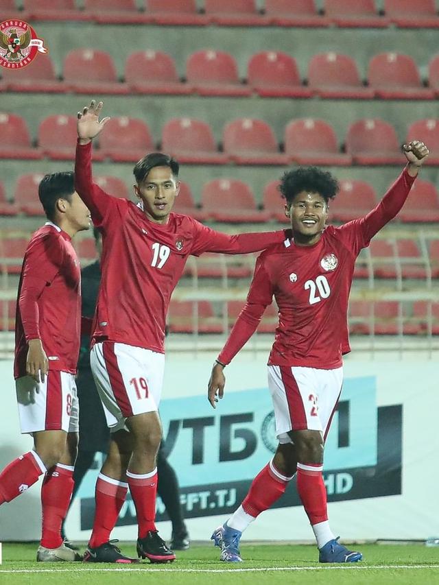 Penyerang Timnas Indonesia U-23, Hanis Saghara (kiri) dan Bagus Kahfi.