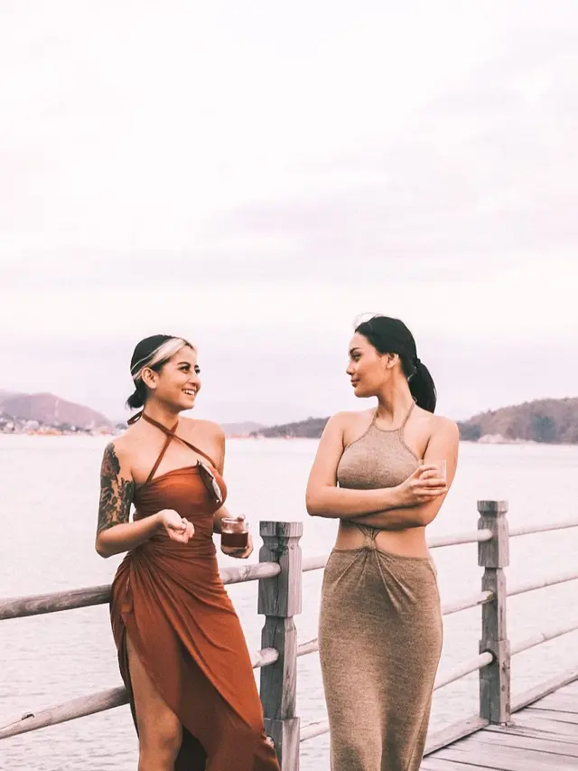 Awkarin dan Erika Carlina