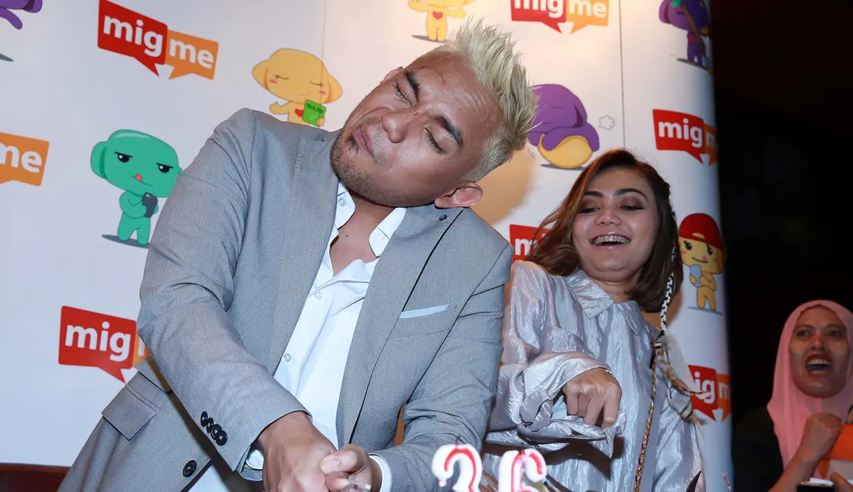 Bahkan beredar kabar bahwa pasangan kekasih berbeda negara ini menjalin hubungan hanya sebuah settingan untuk menaikan popularitas penyanyi asal Brunei tersebut. (Deki Prayoga/Bintang.com)