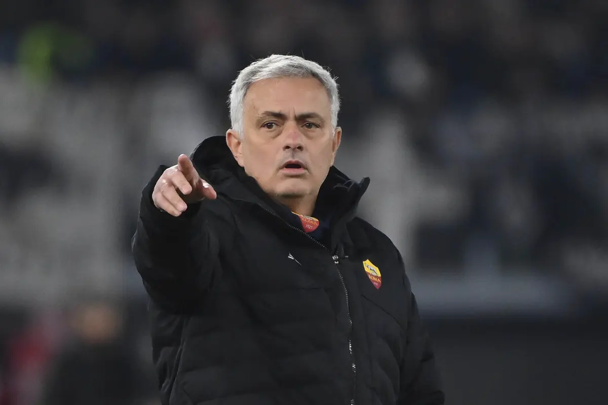 Foto: Gol Mantan Bek Manchester United dan Kartu Merah Anak Kesayangan Jose Mourinho Warnai Kemenangan AS Roma atas Spezia di Liga Italia