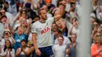 Pemain Tottenham Hotspur Harry Kane melakukan selebrasi usai mencetak gol ke gawang Wolverhampton Wanderers pada pertandingan sepak bola Liga Inggris di Tottenham Hotspur, London, Inggris, 20 Agustus 2022. Tottenham Hospur menang dengan skor 1-0 atas Wolverhampton Wanderers. (AP Photo/Frank Augstein)