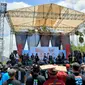 Relawan Rejo Semut Ireng menggelar doa bersama hingga makan tumpeng mengapresiasi 10 tahun kepemimpinan Jokowi dan menyambut pemimpin baru. (ist)