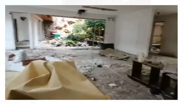 Komplotan yang disebut pencuri grup Kedoya membongkar rumah dan menguras seluruh isi rumah. Bahkan sampai mencongkel marmer, mecopot kusen jendela dan pintu.