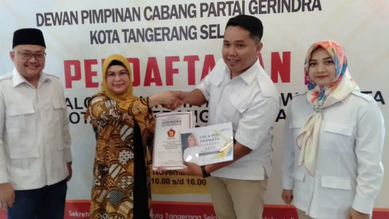Putri Ma'ruf Amin, Siti Nur Azizah mendaftar ke Partai Gerindra untuk mengikuti Pilkada Tangsel.