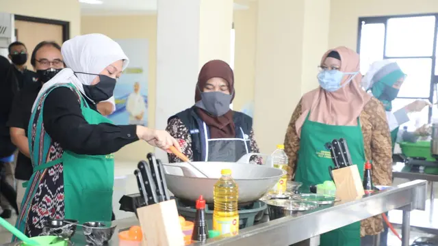 Menaker Ida Sulap BLK Jadi Sentra Produksi Alat Pencegahan Covid-19