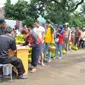 Kelangkaan gas 3 kilogram hampir merata terjadi di Kota dan Kabupaten Bogor. Kelangkaan yang sudah terjadi sepekan terakhir ini membuat masyarakat menjerit tidak bisa memasak. (Liputan6.com/Achmad Sudarno)