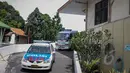 Ambulans yang membawa jenazah terpidana mati, Sylvester Obiekwe tiba di rumah duka RS PGI Cikini, Jakarta, Rabu (29/4/2015). Kejagung telah mengeksekusi mati Sylvester dan tujuh terpidana kasus narkoba lainnya dini hari tadi. (Liputan6.com/Faizal Fanani)