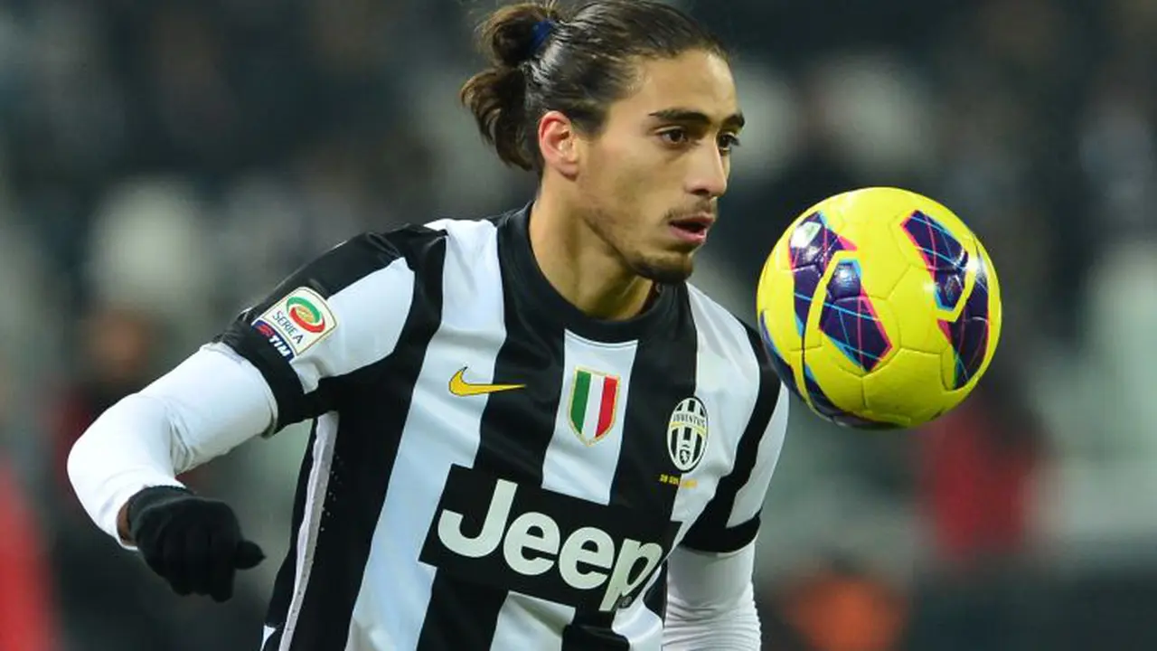 Nyetir Ferrari dalam Kondisi Mabuk, Bek Juventus Disemprit