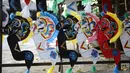 Dalam bahasa Jawa disebut jaranan, mainan ini kerap dimainkan anak di tahun 90-an. (Gandi Purwandi/ Shutterstock/Gandi Purwandi)