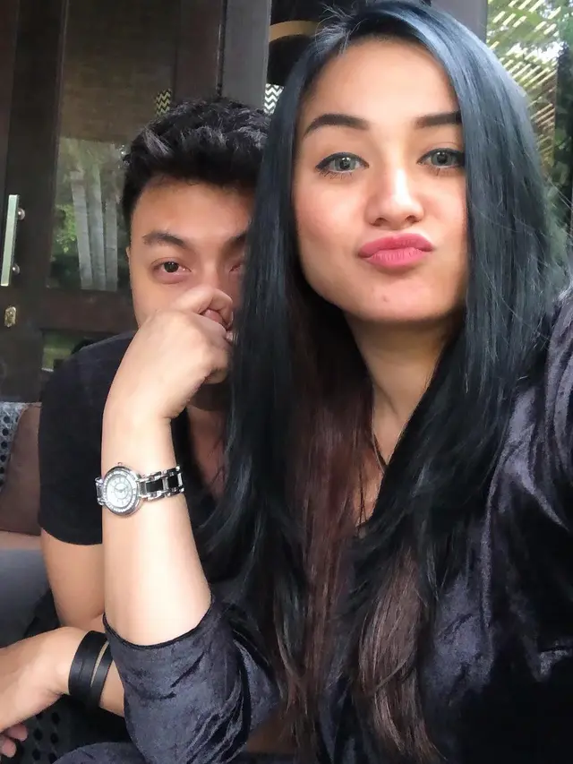 4 Tahun Pacaran, Ini 6 Momen Manis Juwita Bahar dan Kekasih