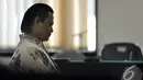 Riefan Avrian hanya tertunduk saat hakim menjatuhkan vonis kepada dirinya di Pengadilan Tipikor, Jakarta, Rabu (17/12/2014). (Liputan6.com/Miftahul Hayat)