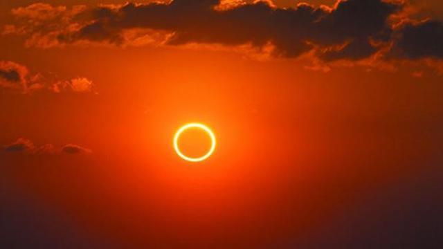 Matahari gambar cincin benar gerhana adalah yang Gambar ini