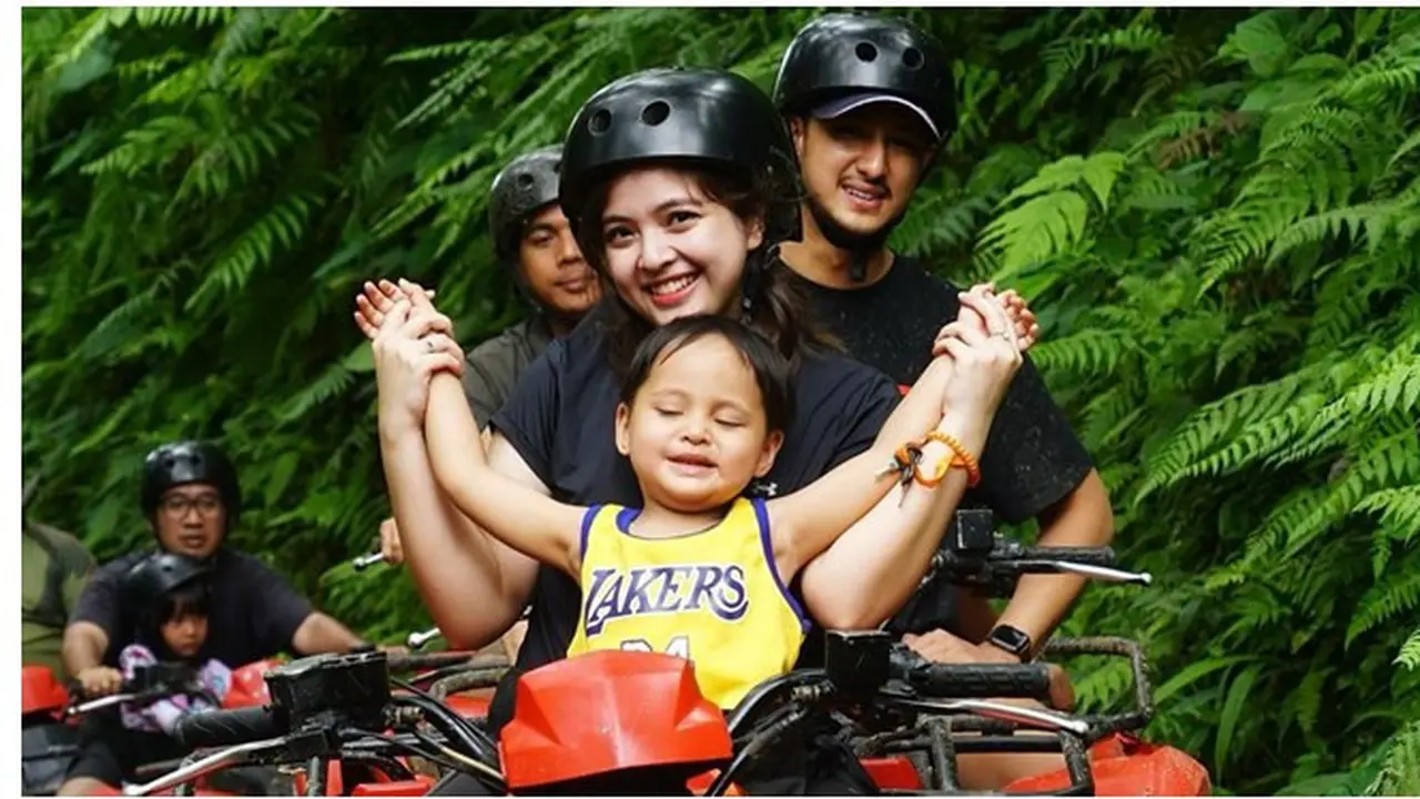 7 Potret Liburan Keluarga Tasya Kamila di Bali, Seru Jajal Offroad ATV