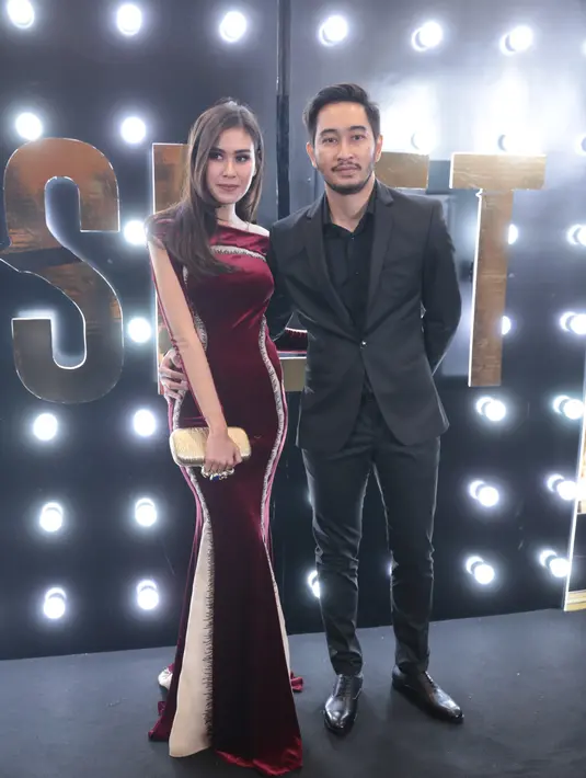 "Kemarin ulang tahun terus dikasih surprise malamnya, siangnya dikasih surprise lagi, tadi pagi dikasih kejutan lagi. Engggak tahu (dikerjain). Seharian jalan-jalan biar aku gak di rumah," imbuh Syahnaz. (Adrian Putra/Bintang.com)