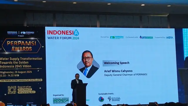 Staf Ahli Menteri Pekerjaan Umum dan Perumahan Rakyat (PUPR) Bidang Teknologi, Industri dan Lingkungan, Endra S Atmawidjaja, dalam kegiatan Indonesia Water Forum (IWF) 2024 di Jiexpo Kemayoran, Jakarta, Rabu (28/8/2024). (Maulandy/Liputan6.com)