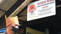 Aliansi Dayak Kalimantan Bersatu (ADKAB) meminta Edy Mulyadi bersama rekan-rekannya dapat menjalani hukum adat. (foto: Aslam Mahfuz)
