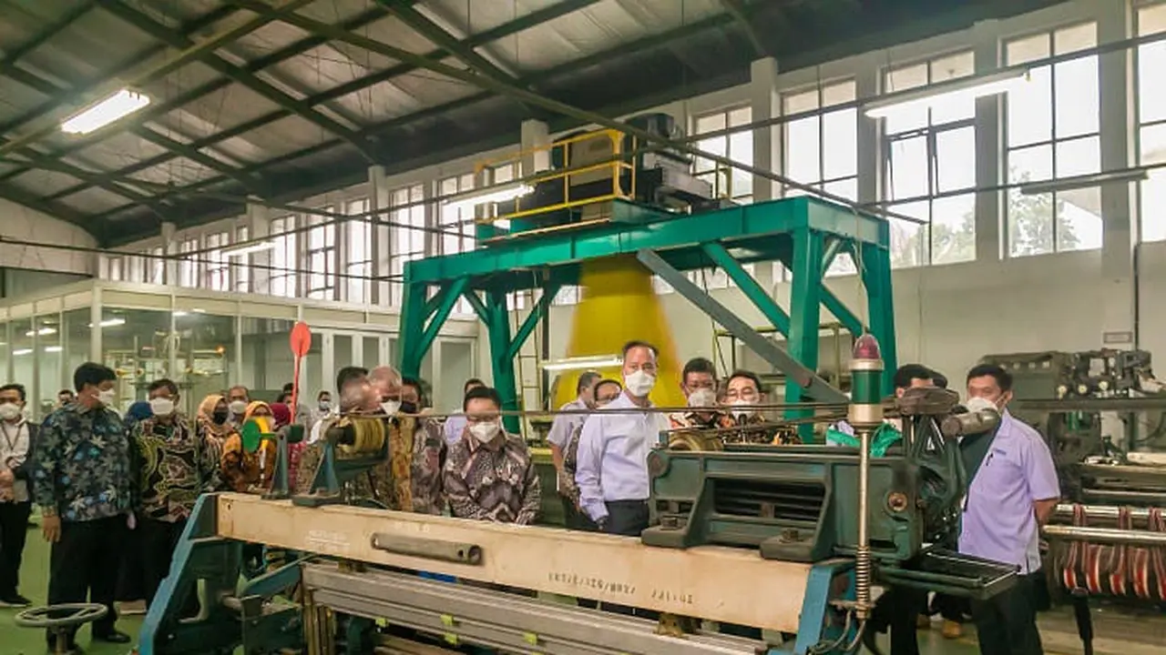 Menteri Perindustrian Agus Gumiwang Kartasasmita