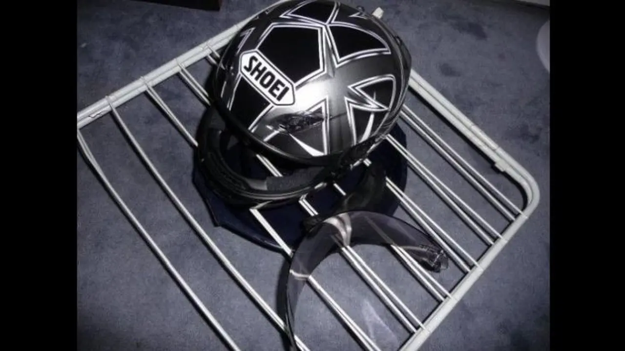 Cuci Helm Sepeda Motor