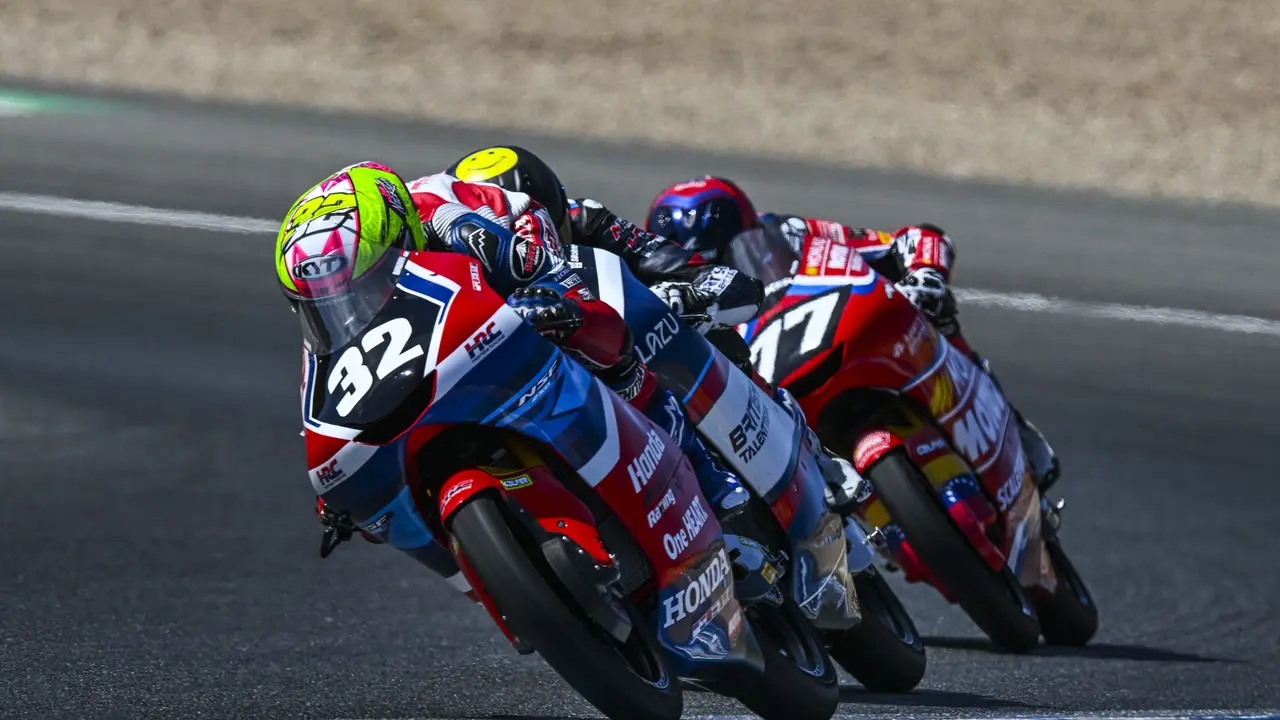 Pembalap binaan PT Astra Honda Motor, yang turun di ajang Moto3 Junior World Championship yakni M. Kiandra Ramadhipa