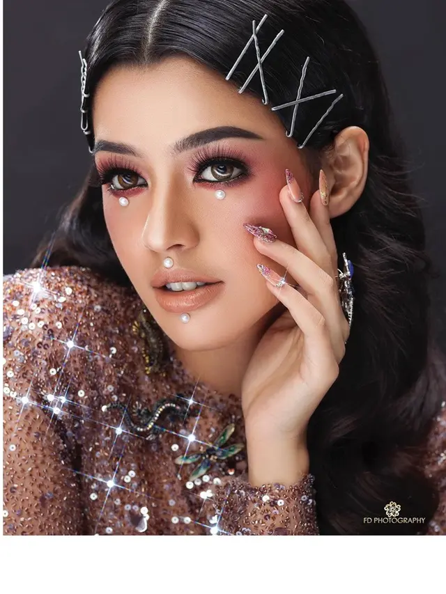 7 Gaya Susan Sameh dalam Pemotretan Glamor, Cantik dan Memesona