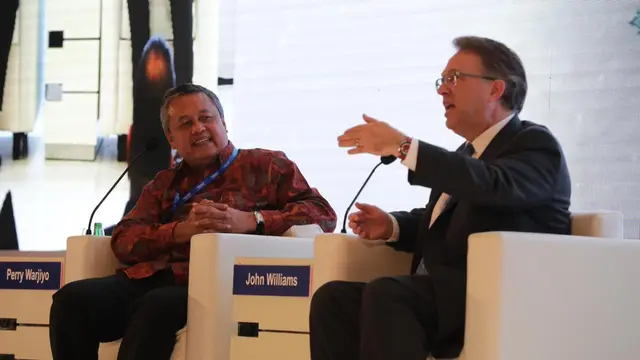 Gubernur BI Perry Warjiyo dan Gubernur The Fed NY John Williams di Pertemuan Tahunan IMF-Bank Dunia 2018