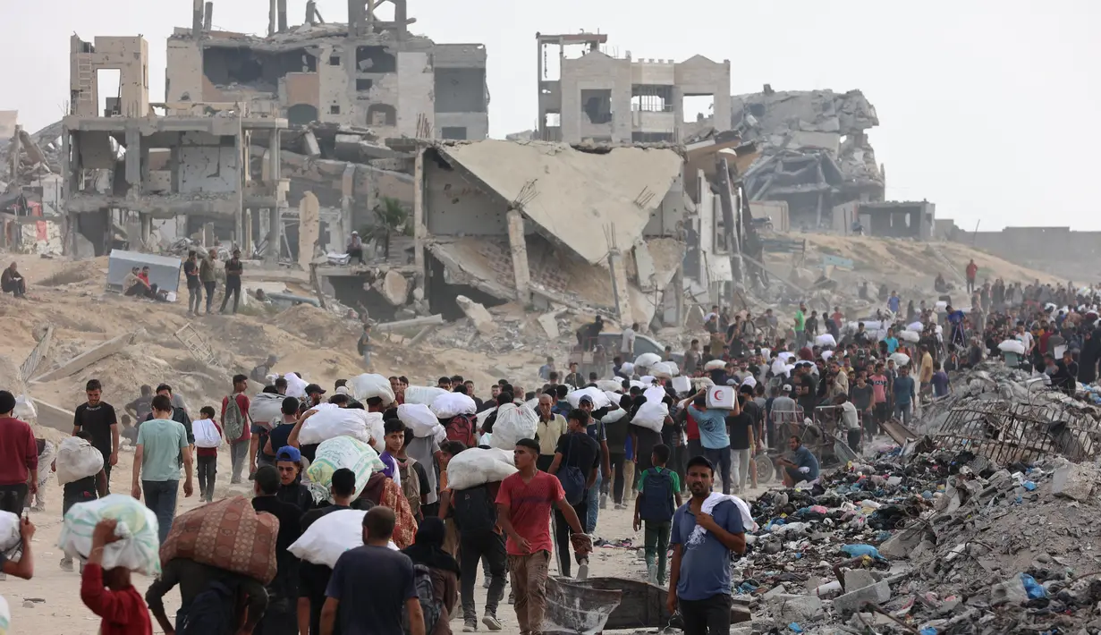 Untuk diketahui, setiap harinya ada ribuan orang berkumpul di area tersebut dengan harapan menerima pasokan bantuan bahan pangan makanan, ketika kelaparan ekstrim mengancam Jalur Gaza setelah lebih dari 20 bulan perang berkecamuk. (Omar AL-QATTAA/AFP)