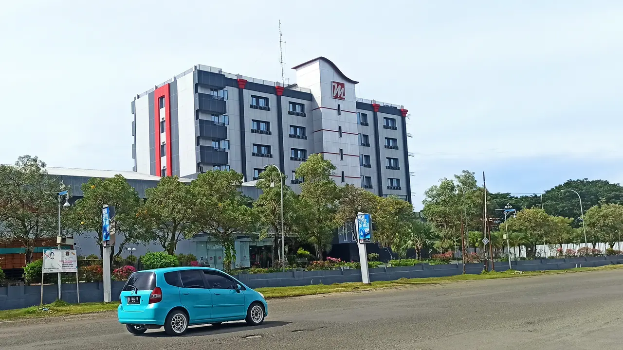 Grand Maleo Hotel