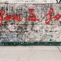 Hari valentine bisa merusak hubunganmu kalau kamu menyikapinya dengan cara yang salah. (Foto: unsplash.com)