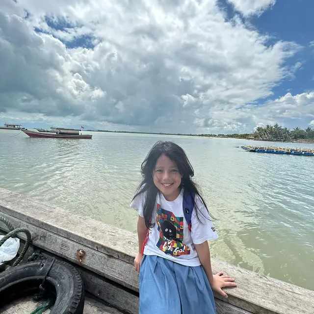 6 Potret Artis Cilik Azkya Mahira, Viral karena Dialog Popo Siroyo di Film Laut Tengah