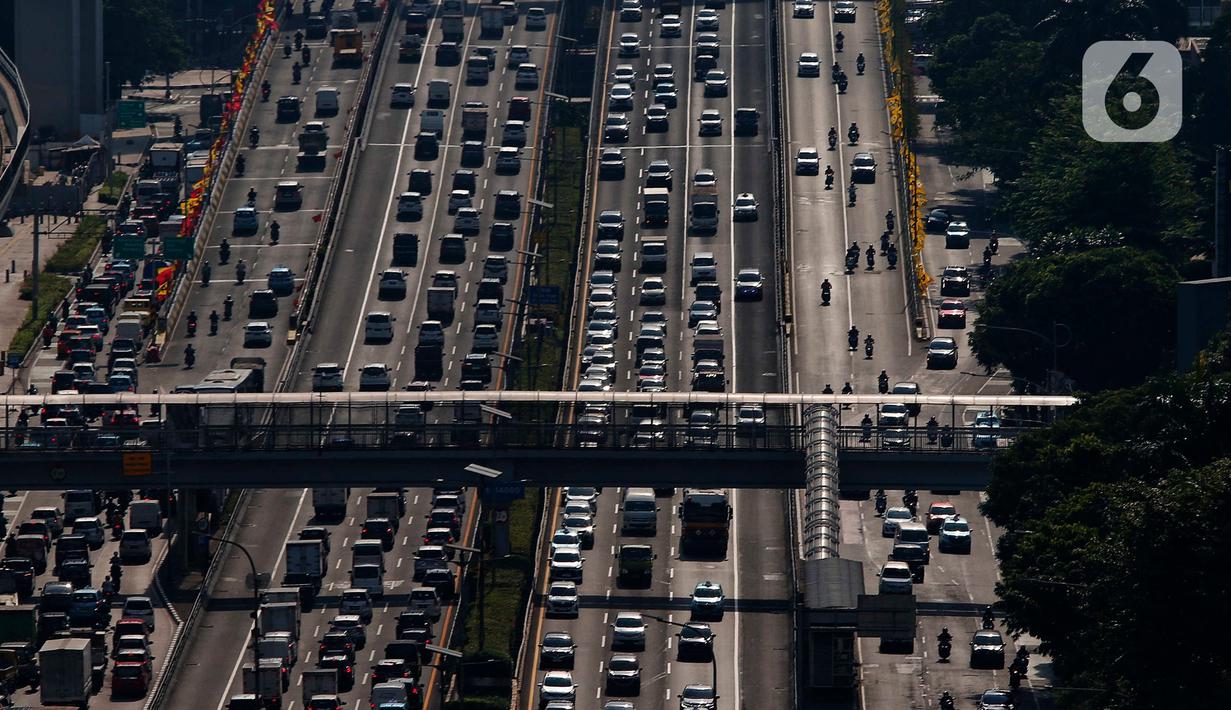 Pulau Jawa menjadi penyumbang jumlah kendaraan terbanyak, dengan jumlah kepemilikan kendaraan bermotor 92.036.868 unit, atau 59,67 persen dari total, menurut data Korlantas. (Liputan6.com/Angga Yuniar)