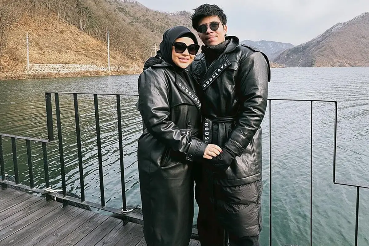 Bela Istri dari Body Shaming, Ini Potret Mesra Atta Halilintar dan Aurel di Korea