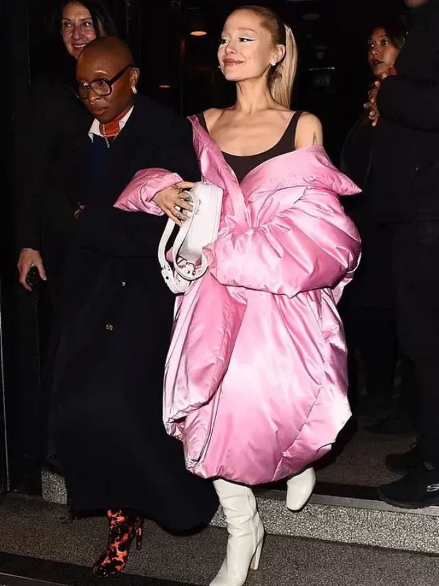 6 Potret Terbaru Ariana Grande yang Disebut Terlalu Kurus, Diduga Idap Anoreksia