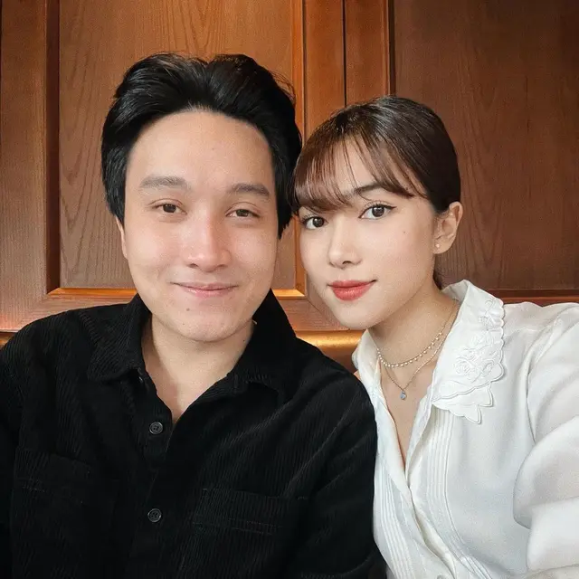 6 Artis Ini Menikah dengan Teman Sekolah, Definisi Sahabat Jadi Cinta