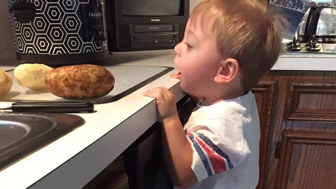 [Bintang] Bikin Harimu Jadi Ceria dengan Foto Ekspresi Bocah Lucu Ini!