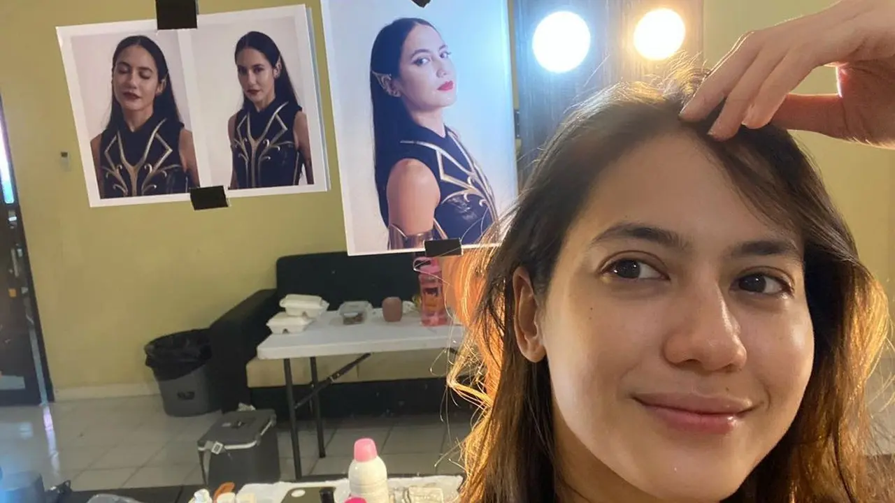 Pevita Pearce unggah momen di balik layar film Sri Asih (Foto: Instagram @pevpearce)