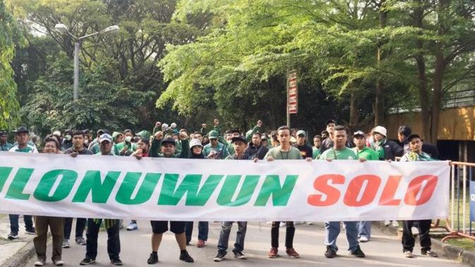 piala presiden 2022: asyik, kini nonton langsung di stadion manahan boleh bawa makanan dan minuman