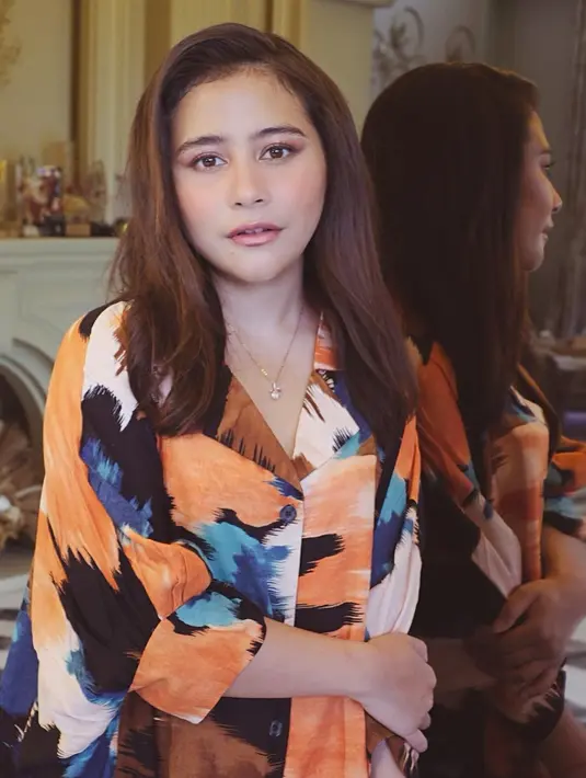 Dalam menyambut bulan Ramadan, biasanya setiap orang memiliki persiapan yang khusus. Namun berbeda dengan Prilly Latuconsina yang mengatakan tak ada persiapan apapun. Pasalnya, ia masih sibuk menyelesaikan pendidikan di bangku kuliah. (Instagram/prillylatuconsina96)