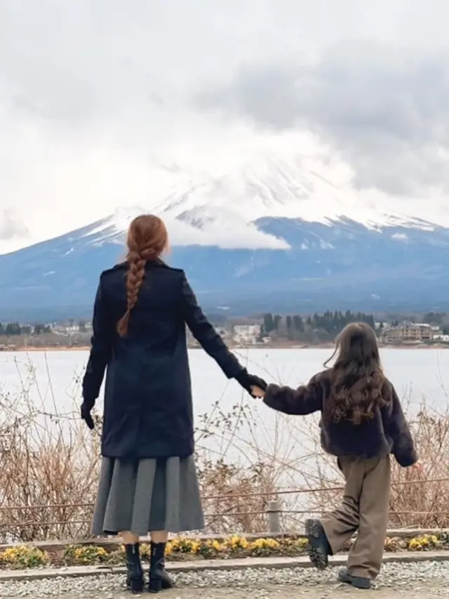 Potret Aura Kasih Liburan Ke Jepang Bersama Sang Anak Arabella (credit: instagram/aurakasih)